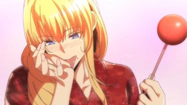 【エロアニメ】客寄せパンダならぬ客寄せ金髪美女！夏祭り、売り上げ一位の景品目当てにりんご飴をエッチに舐め回す！