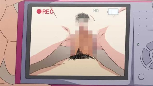 【エロアニメ】生のちんこ出入りしていると子作り撮影しているみたいでエロすぎ！カメラを回している時の彼女はとてもエロくその行為はどこまでエスカレートしていった。
