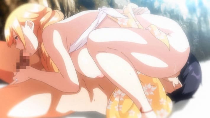 【エロアニメ】浜辺で大胆露出する未亡人ママと波打ち際で激しくシックスナイン！家では双子姉妹がコスプレ誘惑で射精が止まらない！